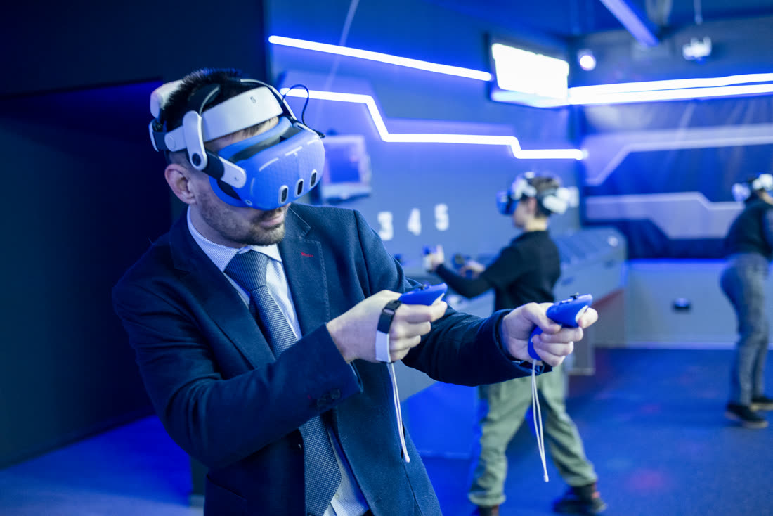 Team im VR-Spiel Berlin-Tegel